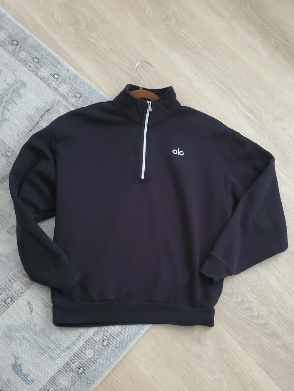 Alo Yoga Black 1/4 Zip Accolade Pullover Sweatshirt SzXS